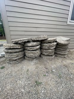 Free round concrete pavers