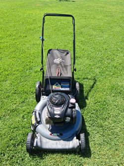 Lawnmower Craftsman Push Briggs and Stratton Engine