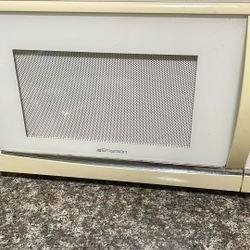 Microwave In A Good Condition 