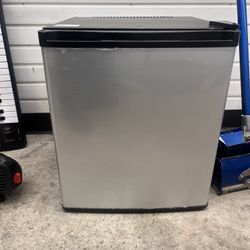 Refrigerator For Sale 
