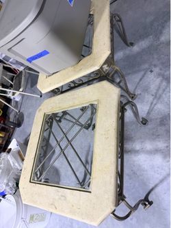 Set of 2 End Tables