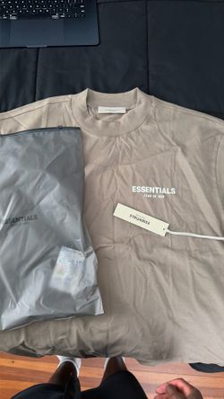 brown essentials shirt men’s size  MEDIUM