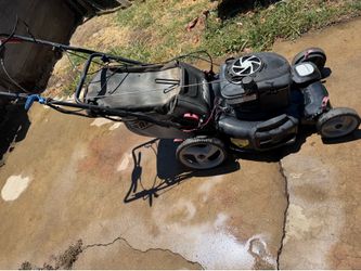 Self propelled lawnmower
