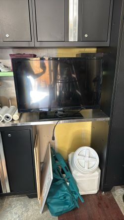 TV 32 Inches COBY