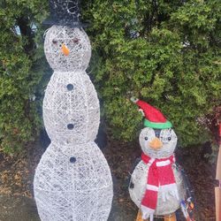 Pre-Lit Christmas large Snowman 5ft Penguin, Decoration, Iridescent,LED Outdoor Holiday Lawn Set