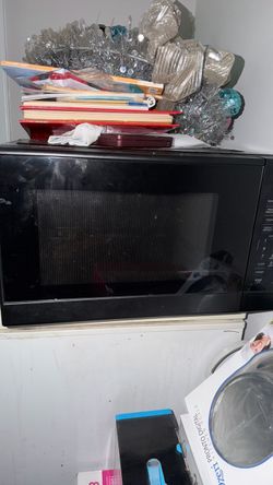 Black Countertop Microwave Oven