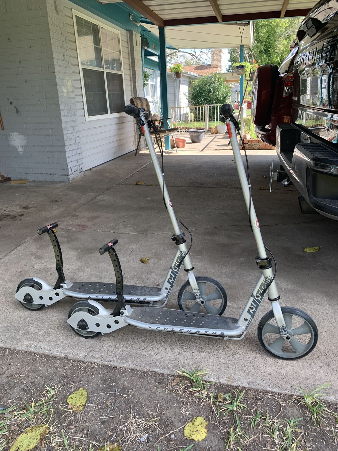 2 Scooters  