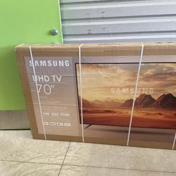 Hd383 70” Samsung smart 4k led Uhd tv floor model 