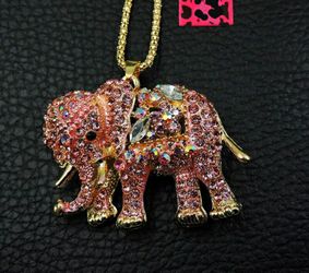 Beautiful! Crystal Elephant Charm w/Free Chain $18. OBO 🐘🌻🐘 2 for $25, 3 for $30
