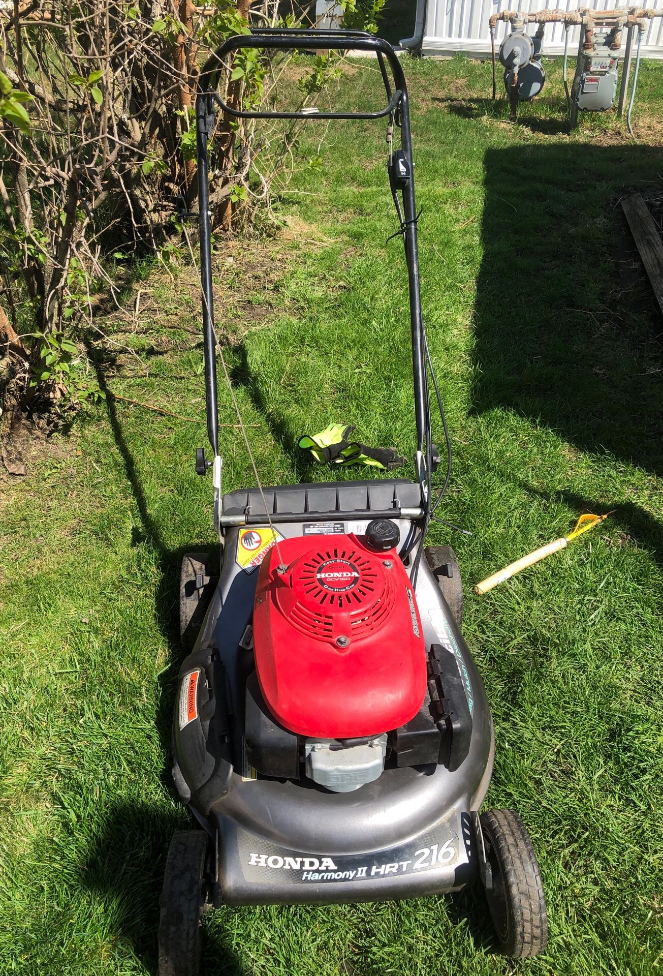 Honda lawn mower harmony II Hrt 216 selfpropel for Sale in Calumet