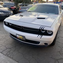 2015 Dodge Challenger SXT