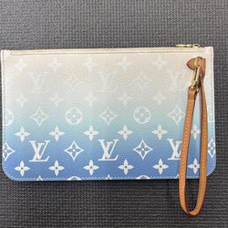 Louis Vuitton Clutch/Wristlet