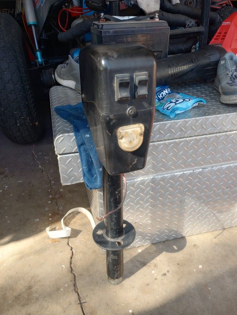 Trailer Tongue Jacks