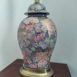 VINTAGE FREDERICK COOPER CHICAGO FLORAL CHINOISERIE LAMP MCM PORCELAIN BRASS