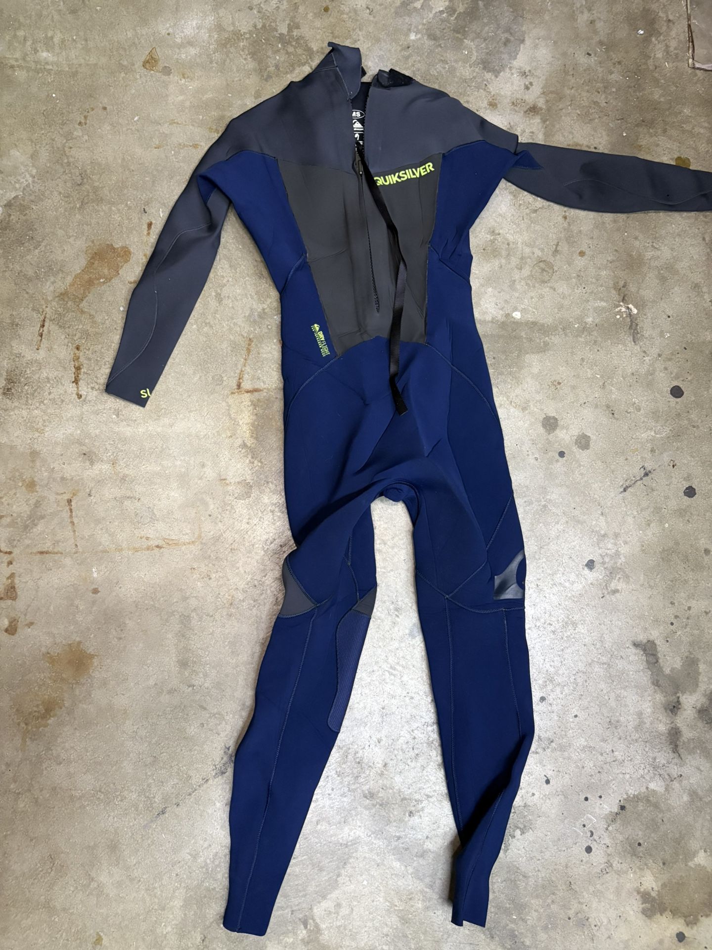 Quicksilver Surfing Wet Suit