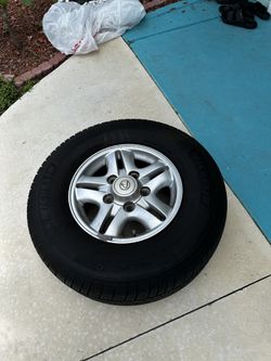 275/70/16 Michelin Tires (set Of 4) 5x150 Toyota Wheels