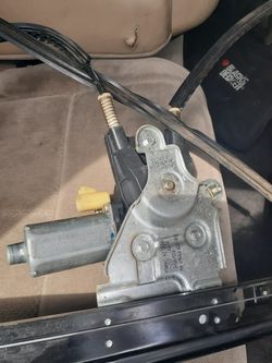 Door regulator