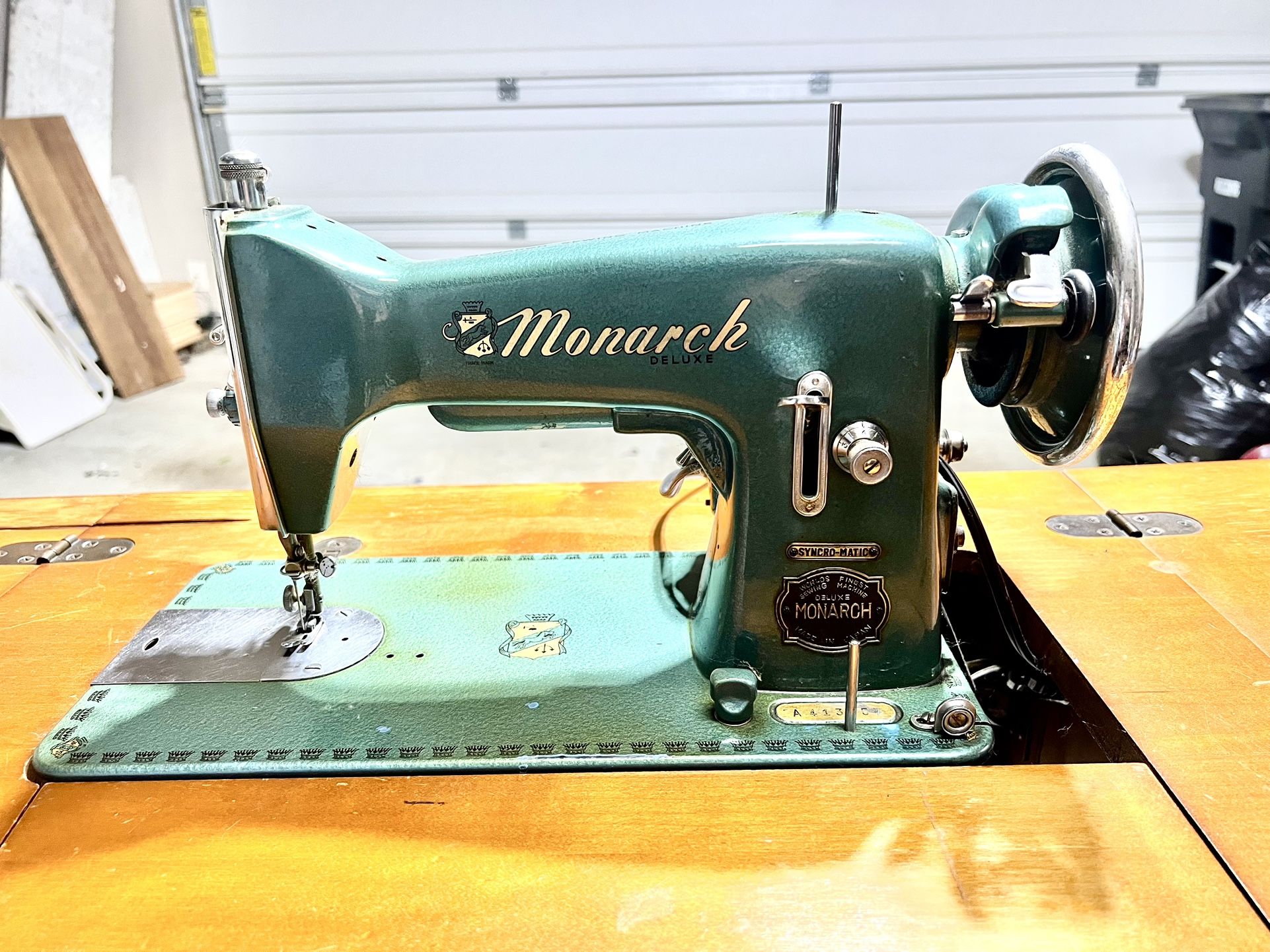 Antique Monarch Deluxe Sewing Machine 