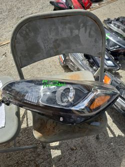 Hyundai 92101-C2500 Left Headlamp Assembly