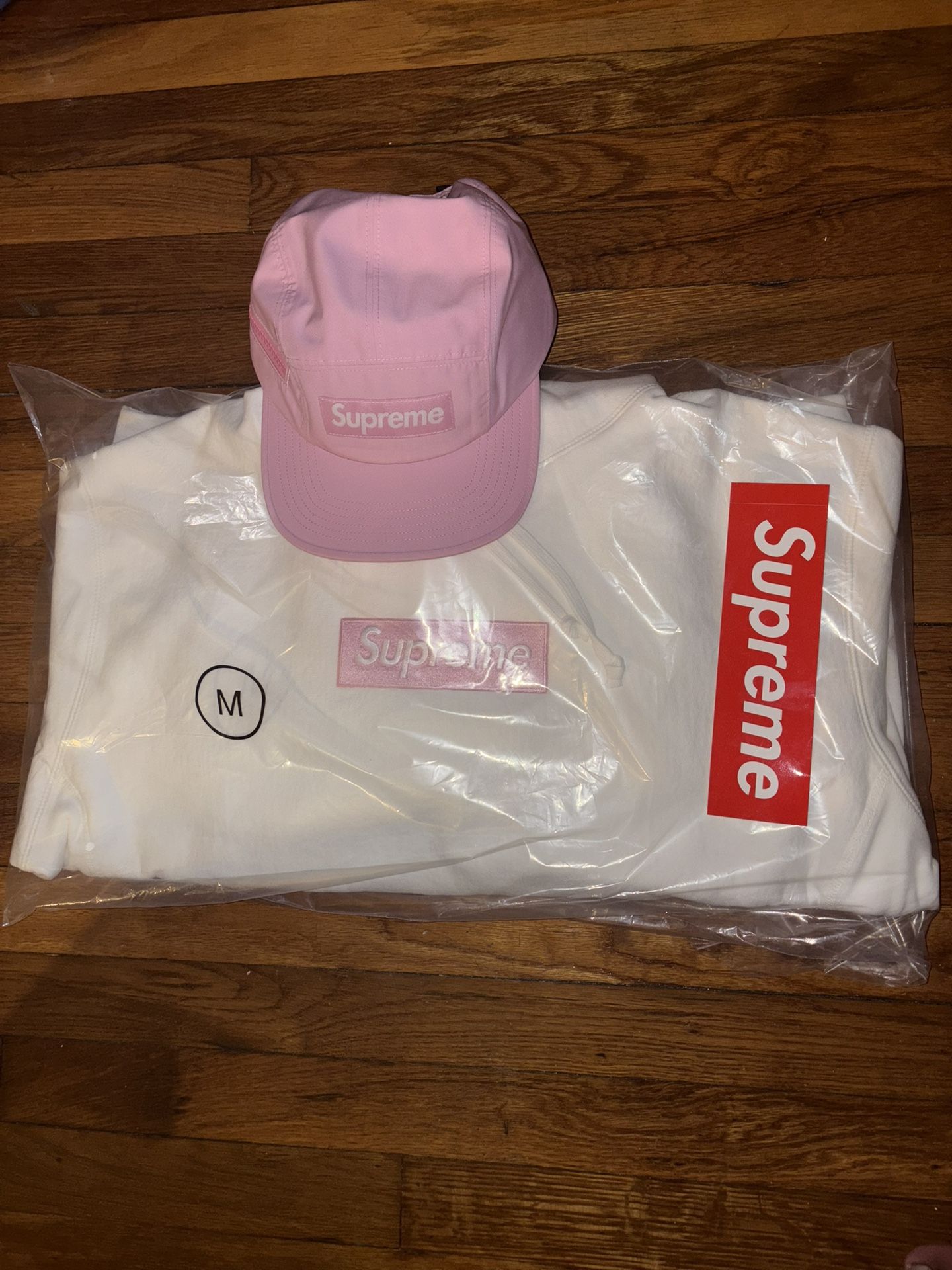 Hoodies/hat Supreme