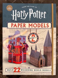Harry Potter 2-in-1 Paper Model & Keepsake Book - NEW