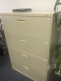 Se Venden 6 Gabinetes De Archivos!!$50 Cada Uno