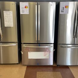 GE Stainless Steel Bottom Freezer Refrigerator With Internal Water Dispenser And Ice Maker‼️