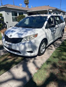 Toyota Sienna Minivan White