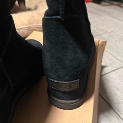 Uggs 7.5 boots