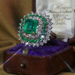 Women's vintage designer Emerald green engagement promises ring size 6.0