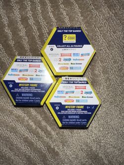 Roblox DevSeries Blind Mystery Figure Series 2 with Virtual Item Code Jazwares