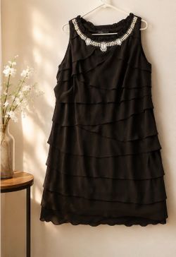 Dressbarn Black Chiffon Ruffle Party Dress – Size 18 – Beaded Neckline