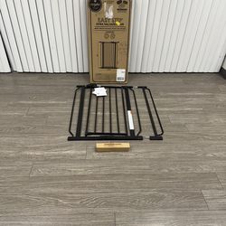 $20 #1166 (36” Tall x 29-36.5 wide) extra tall Baby or Dog Safety Gate with walkthrough locking door