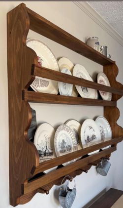 Handmade pine plate rack