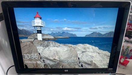 Hewlett Packard Widescreen HP 2509m LCD 25” Color Monitor Works Perfectly Great Picture!