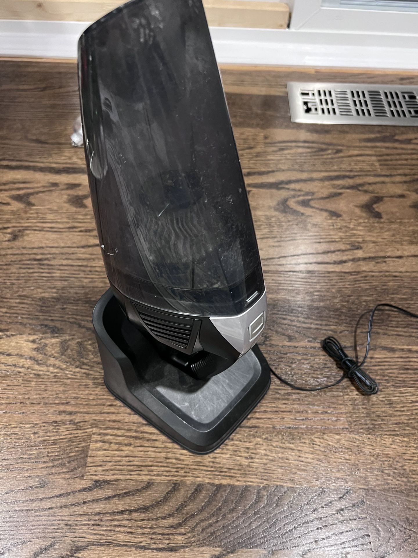 Handheld vacuum