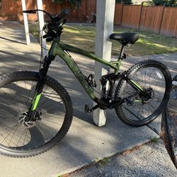 2025 ASCEND LARGE 29” MOUNTAIN BIKE LIKE NEW
