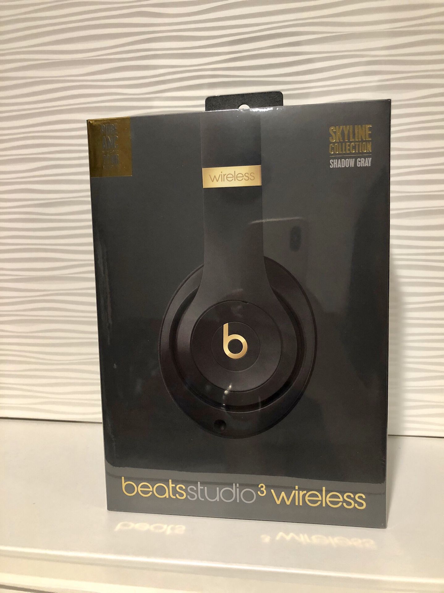 Brand new Beats studio3 wireless headphone