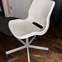 White Swivel Desk Chair with wheels