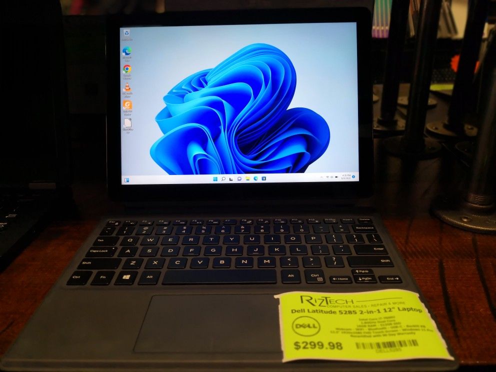 Dell Latitude 5285 2-in-1 12" Laptop
Intel Core i7-7600U
2.80GHz Dual Core
16GB RAM 512GB SSD
Webcam WiFi Bluetooth
USB-C Backlit KB