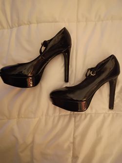 Nine West Black Heels With Strap