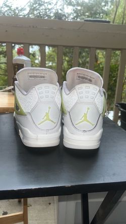 Jordan 4’s light lemon twist