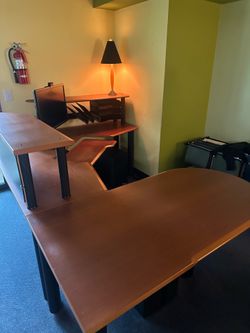 Cherrywood/Black Workstation