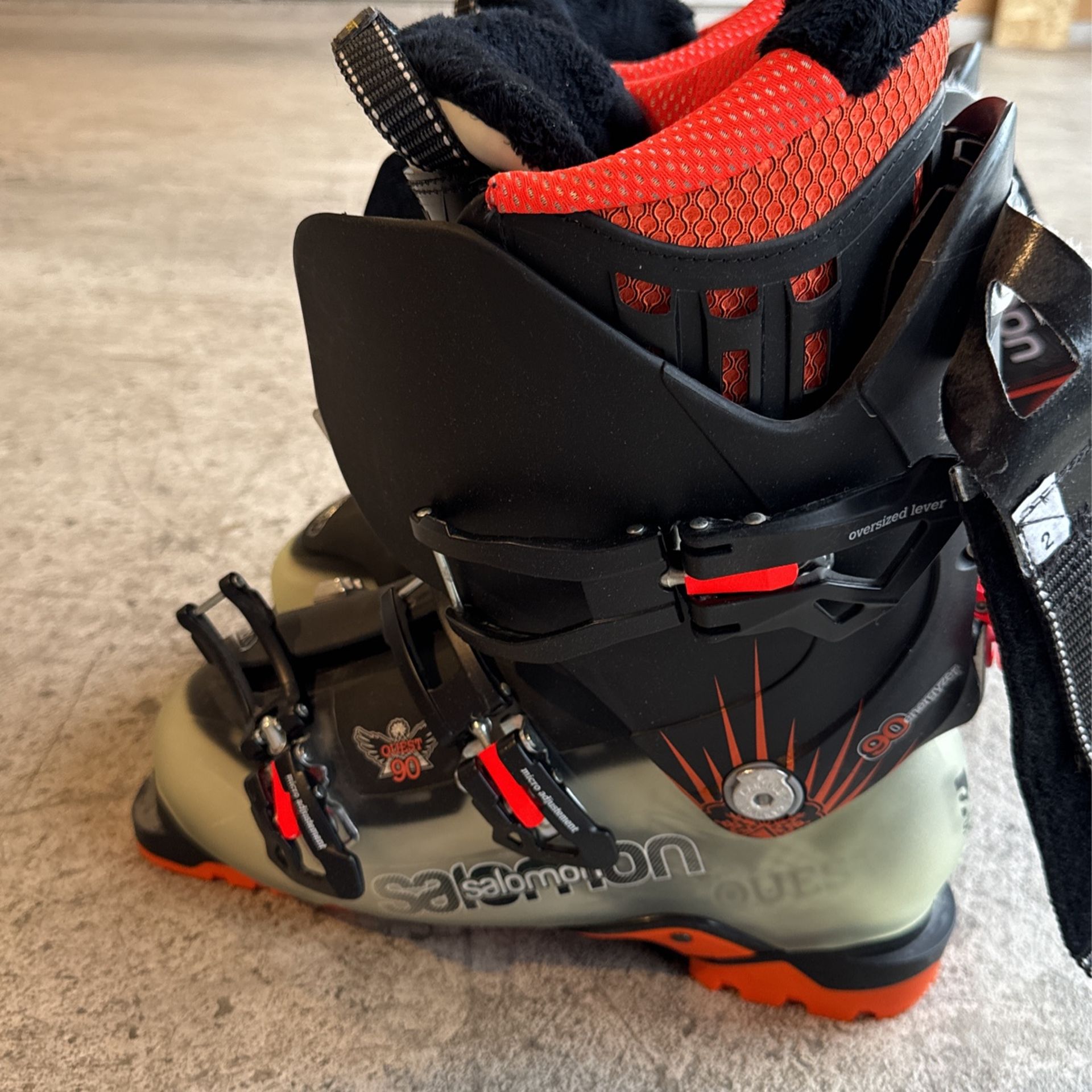 Salomon Quest 90 Size 26.5