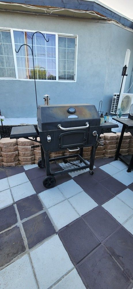 BBQ GRILL