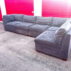 FREE DELIVERY-Dark Grey 5 piece Thomasville Modular Sectional.