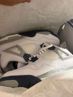 Jordan 4 Midnight navy size 9.5