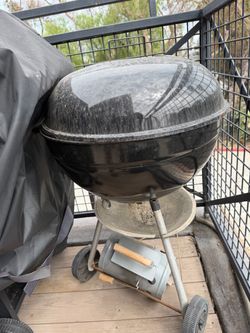 Black Kettle Charcoal Grill on Wheels