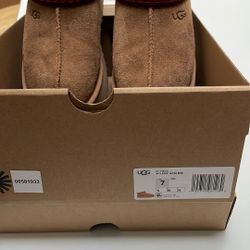 UGG Size 7 USA