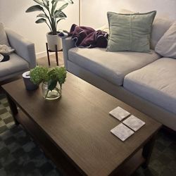 Lift top coffee table